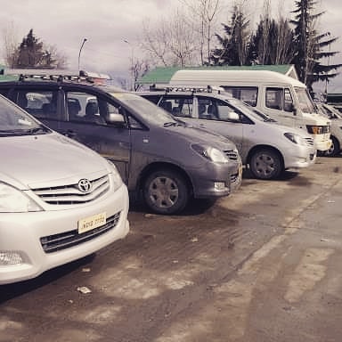 Unlock The Wonders Of Kashmir: Easy And Affordable Car Rentals”